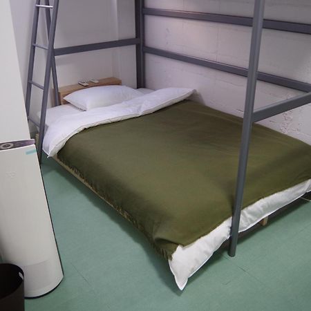 Travelers' House Roots Hostel Такаока Екстериор снимка