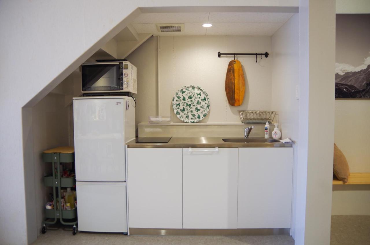 Travelers' House Roots Hostel Такаока Екстериор снимка