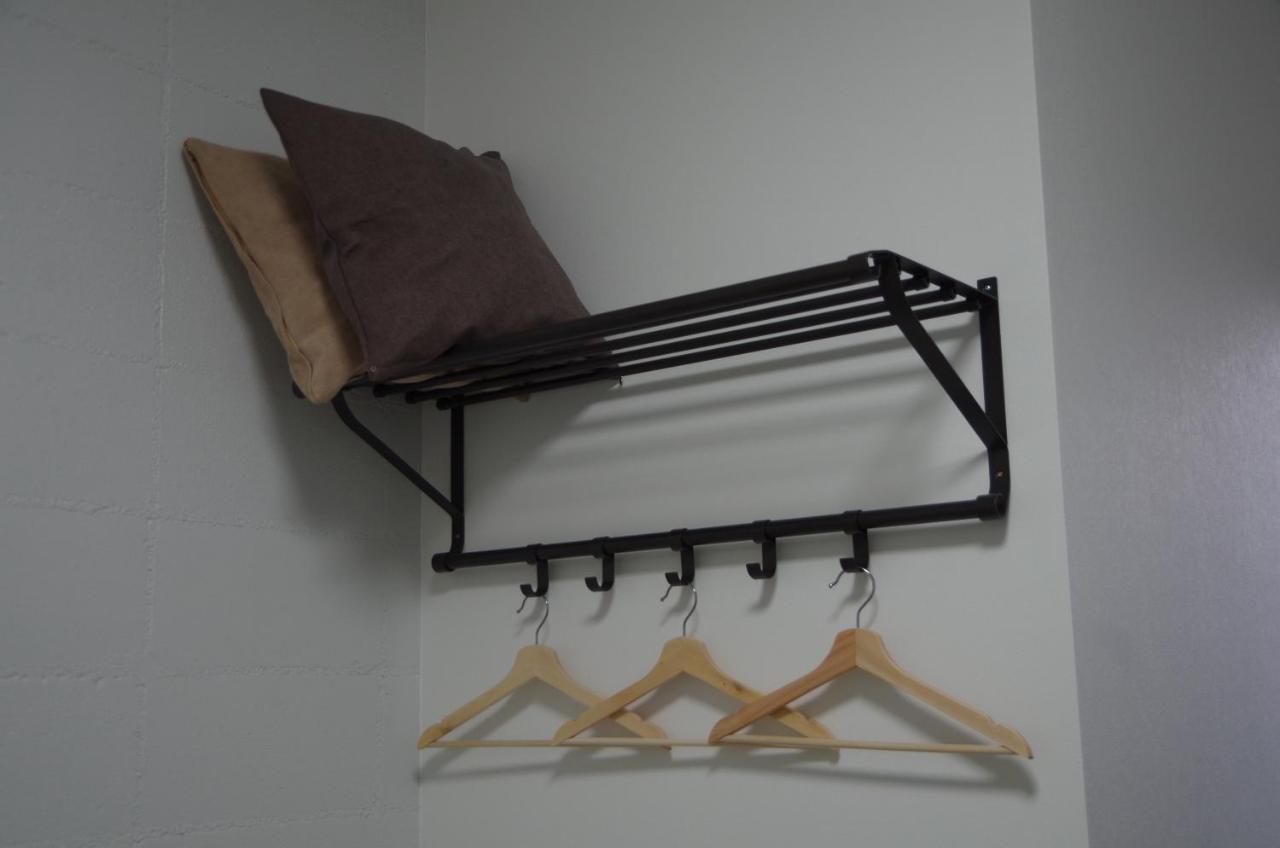 Travelers' House Roots Hostel Такаока Екстериор снимка